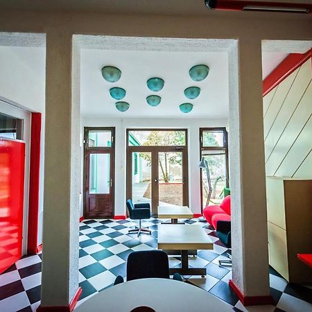 Pb Urban Garden Stay With Secured Parking Sremska Mitrovica Bagian luar foto
