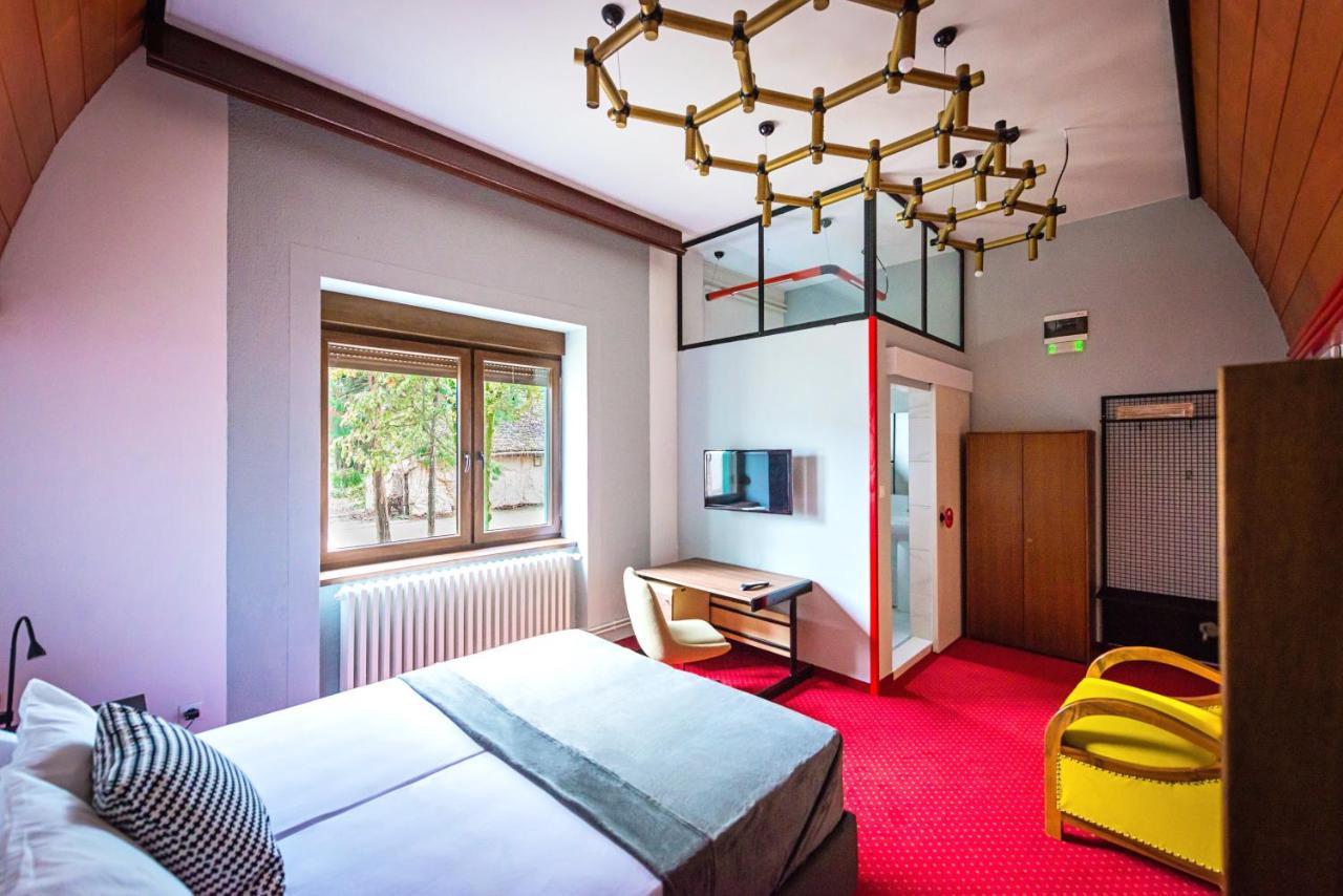 Pb Urban Garden Stay With Secured Parking Sremska Mitrovica Bagian luar foto