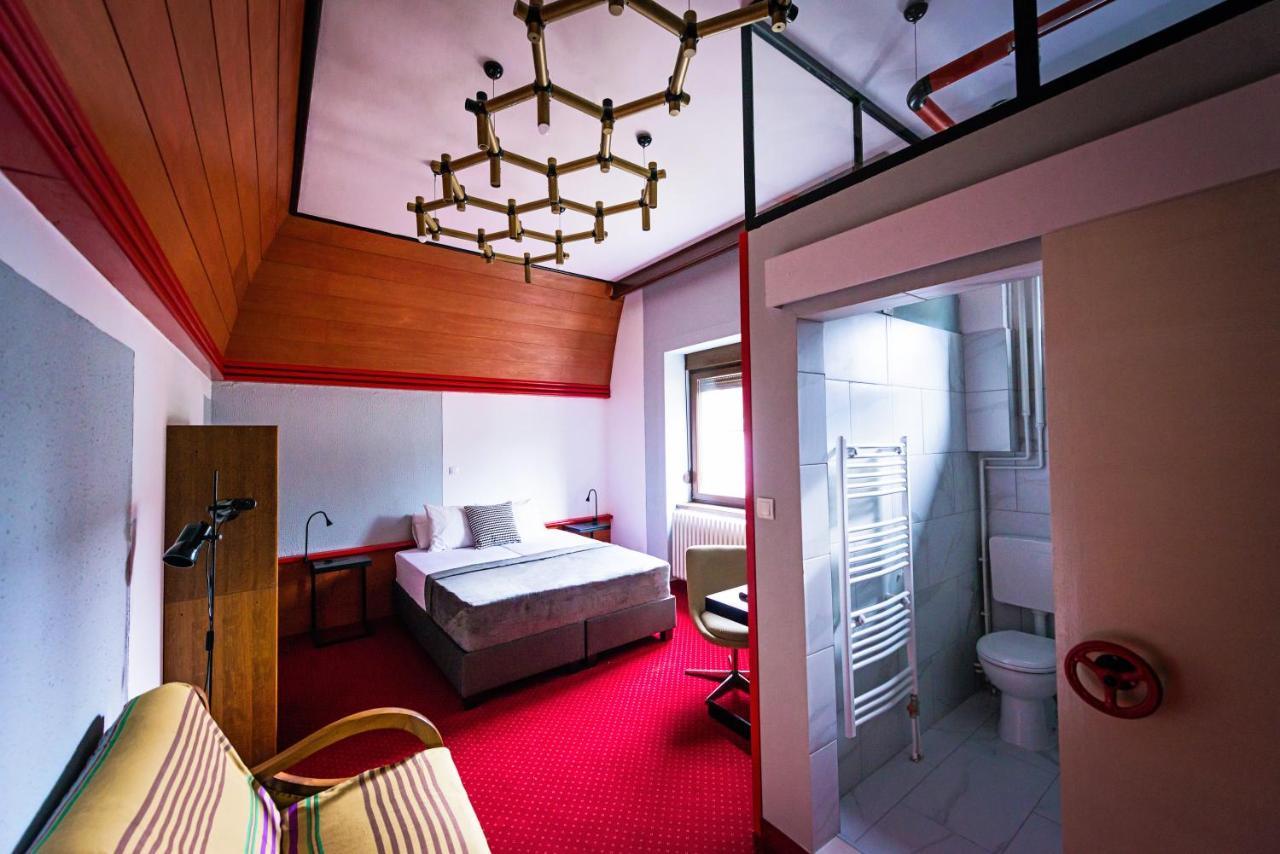 Pb Urban Garden Stay With Secured Parking Sremska Mitrovica Bagian luar foto